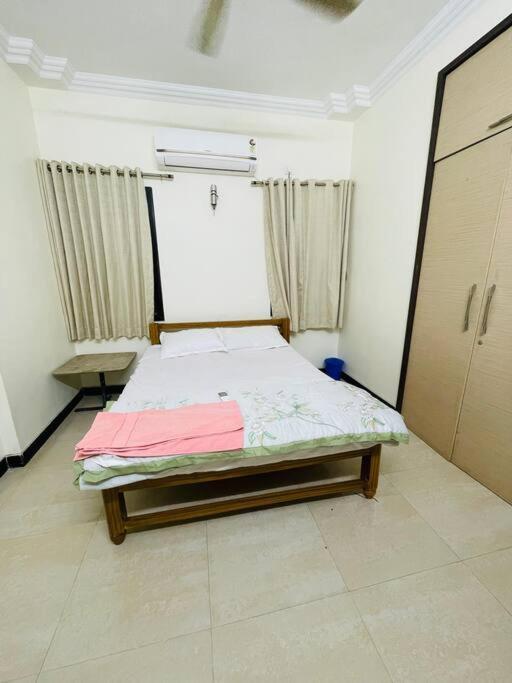 Elegant 3bhk Villa, Hillside Hideaway, 10 Mins From Mh Bus Stand *